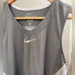 Men’s Nike DRI-FIT sleeveless basketball jersey size Medium